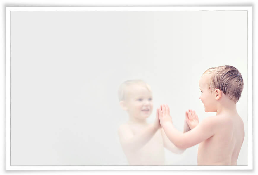 portrait photography tips with little boy mirror