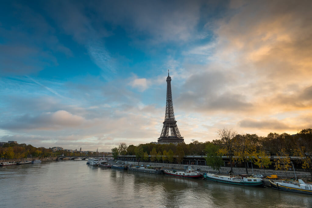 valcker - Eiffel tower sunrise