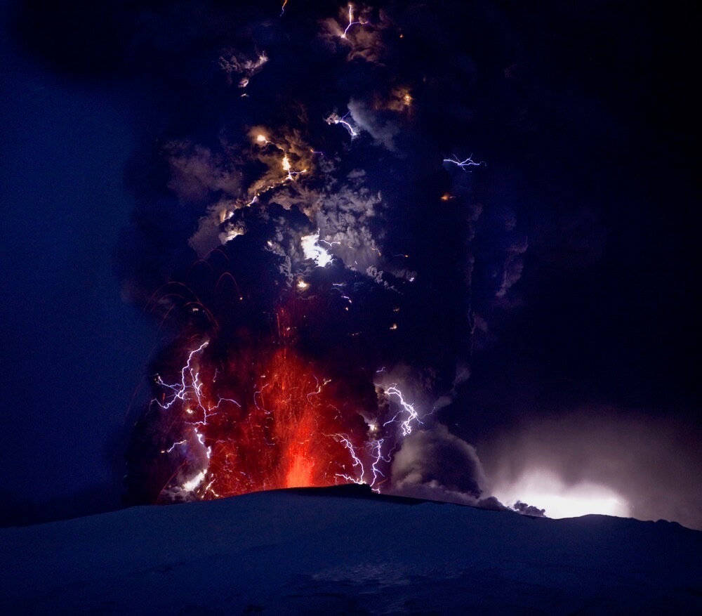 Ragnar Th Sigurdsson/Arctic-Images - Lightning and lava fountains in the ash cloud during the Eyjafjallajökull Volcanic Eruption, Iceland, April 18, 2010